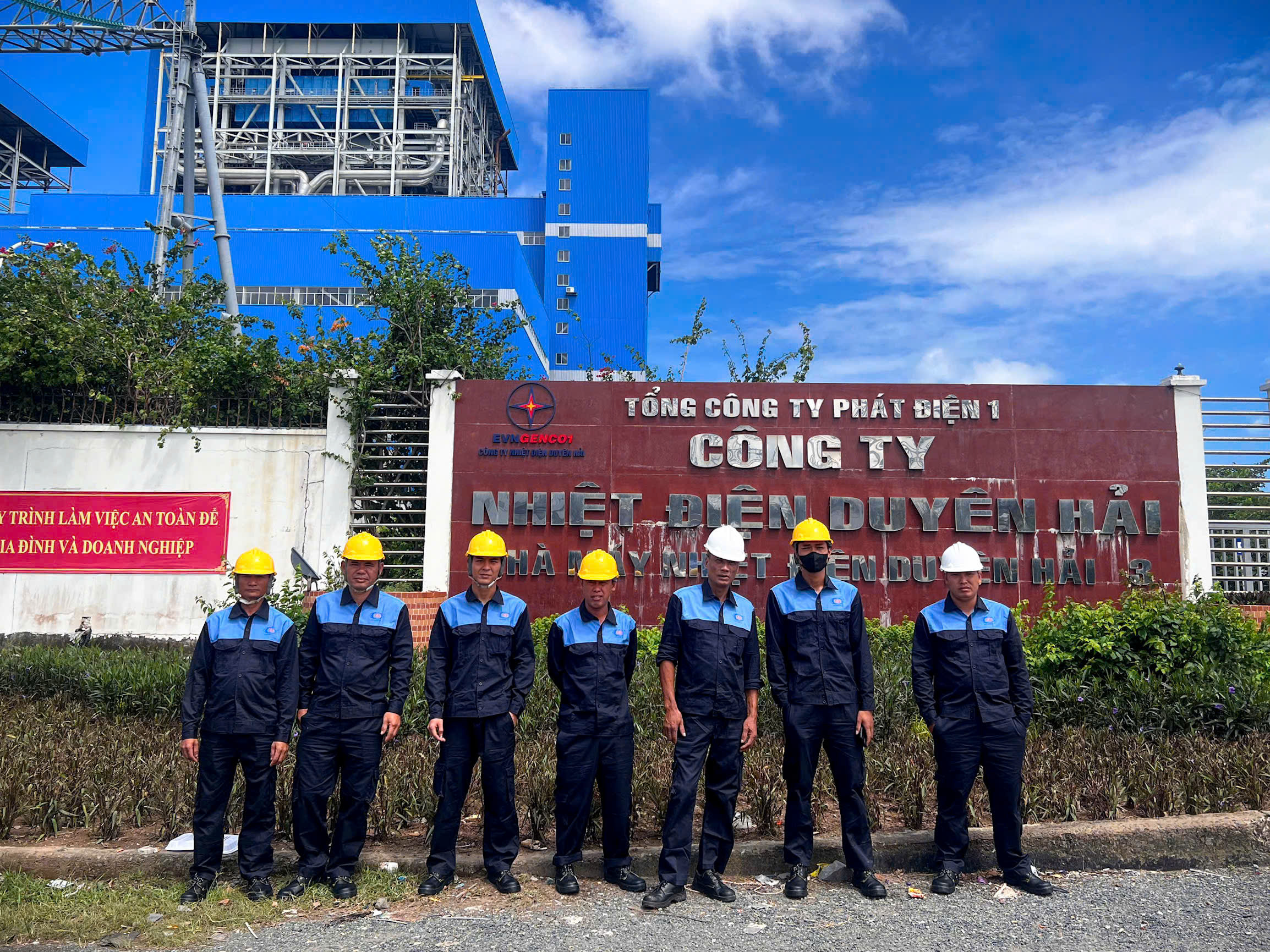 Cung cấp vật tư và dịch vụ để sửa chữa các tuyến băng tải tại hai nhà máy nhiệt điện: Nhà máy Nhiệt điện Duyên Hải 1 và Nhà máy Nhiệt điện Duyên Hải 3 mở rộng