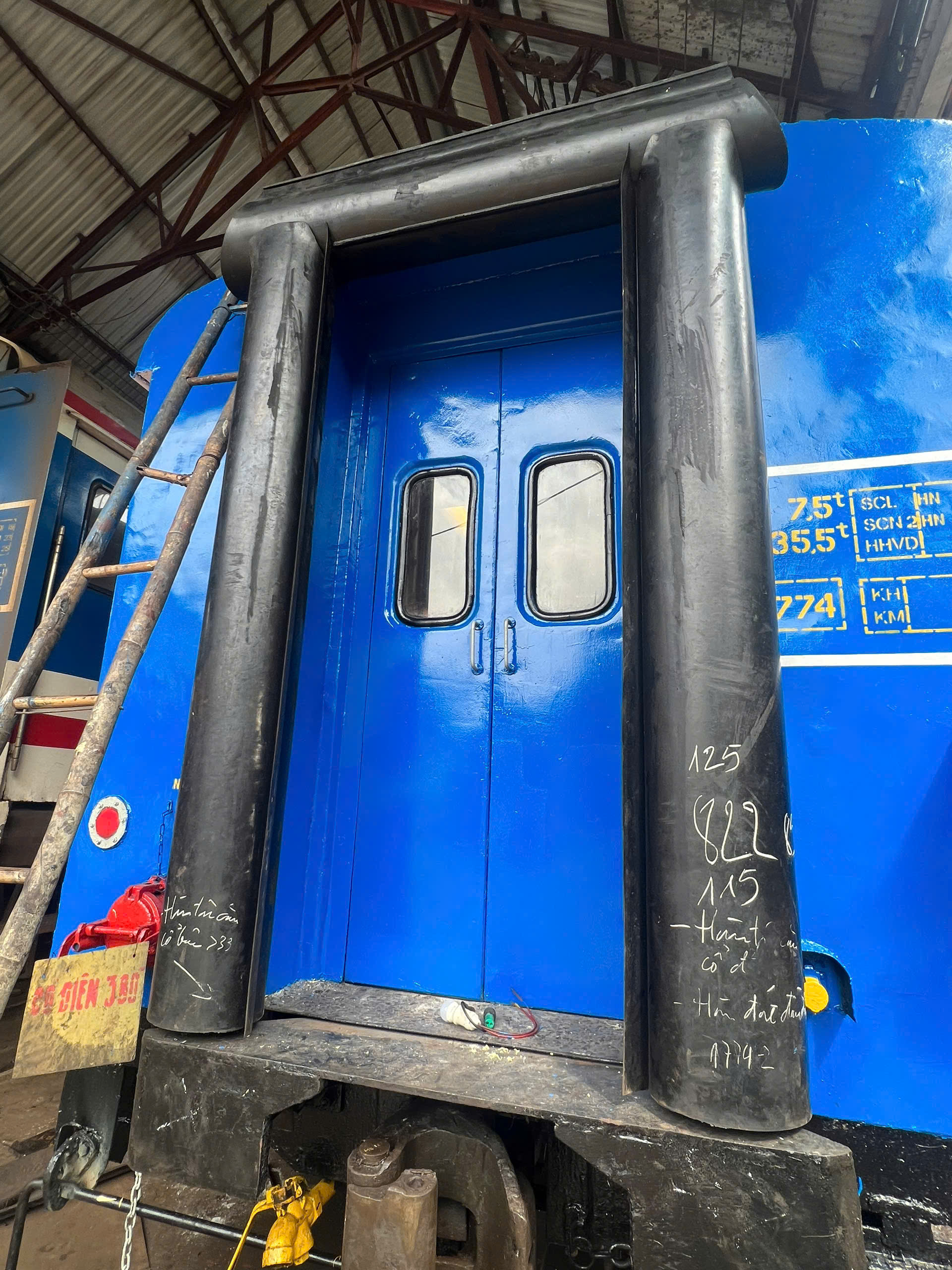 Ống đứng cao su súp lê – Ống ngang cao su súp lê – Tấm che mưa toa xe