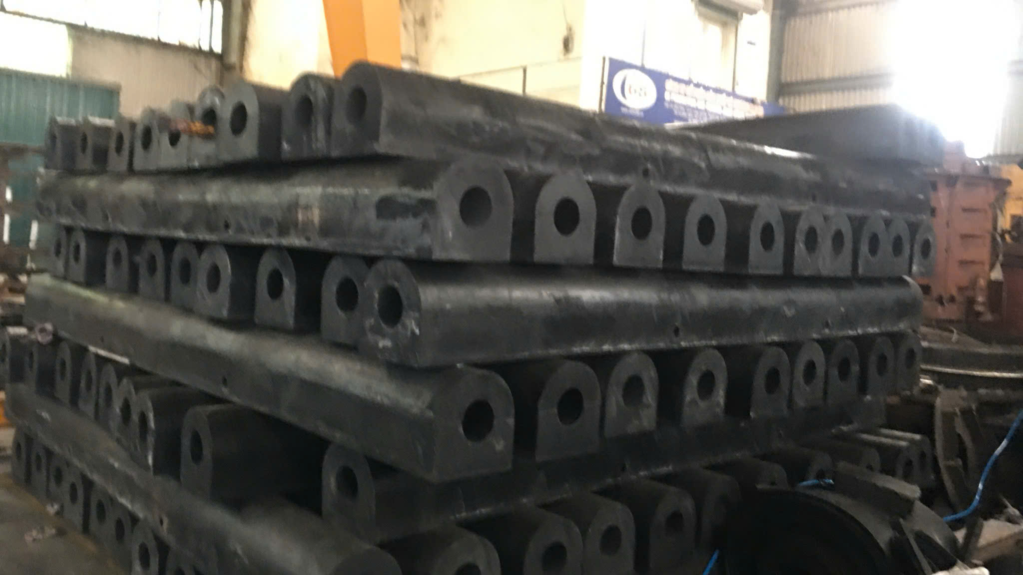 Đệm va cao su chữ D